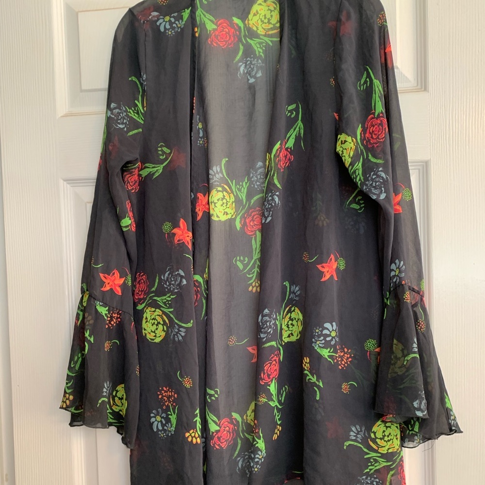 Bell sleeve kimono